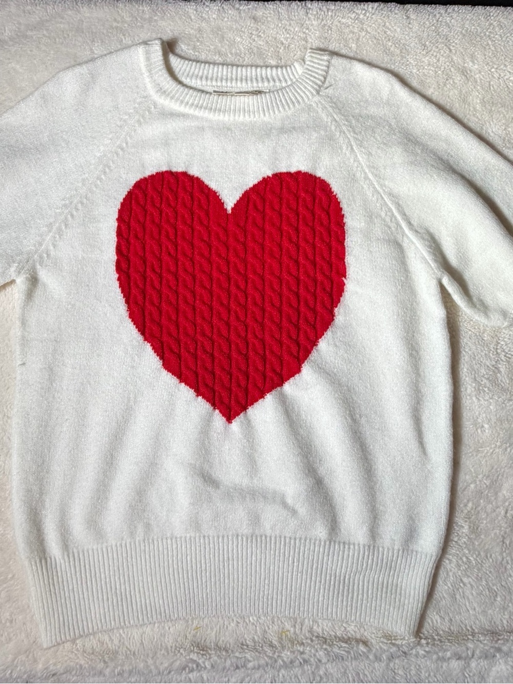 Vine & Love White Crewneck Sweater with Red Heart Motif